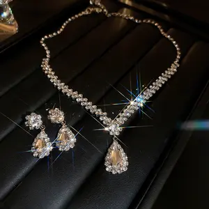 Bruiloft Sieraden Nieuwe Bruid Nieuwe Mode 2-delige Set Diamanten Oorbellen Ketting Sleutelbeen Ketting