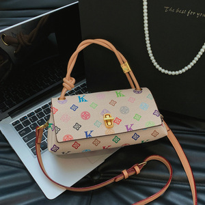 Sac à bandoulière de luxe léger haut de gamme pour femme, nouvelle collection 2026, polyvalent, mode, pour le quotidien, avec doublure en PU et deux sangles, à rabat. - Product Image 6