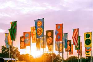 Дешевые пользовательские фестивальные флаги рекламные водонепроницаемые каплевидные фестивальные флаги - Product Image 3