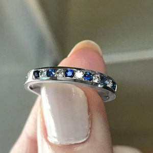 Anello con Zircone Rotondo per Donne, Elegante e Minimalista, Gioiello di Moda per Uso Quotidiano, Regalo - Product Image 1