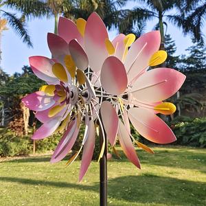 Übergroße rotierende Doppelklingen-Windturbinen skulptur Schmiedeeisen Windmühle Garten dekoration Rosa Blumenmuster für den Außenbereich - Product Image 2