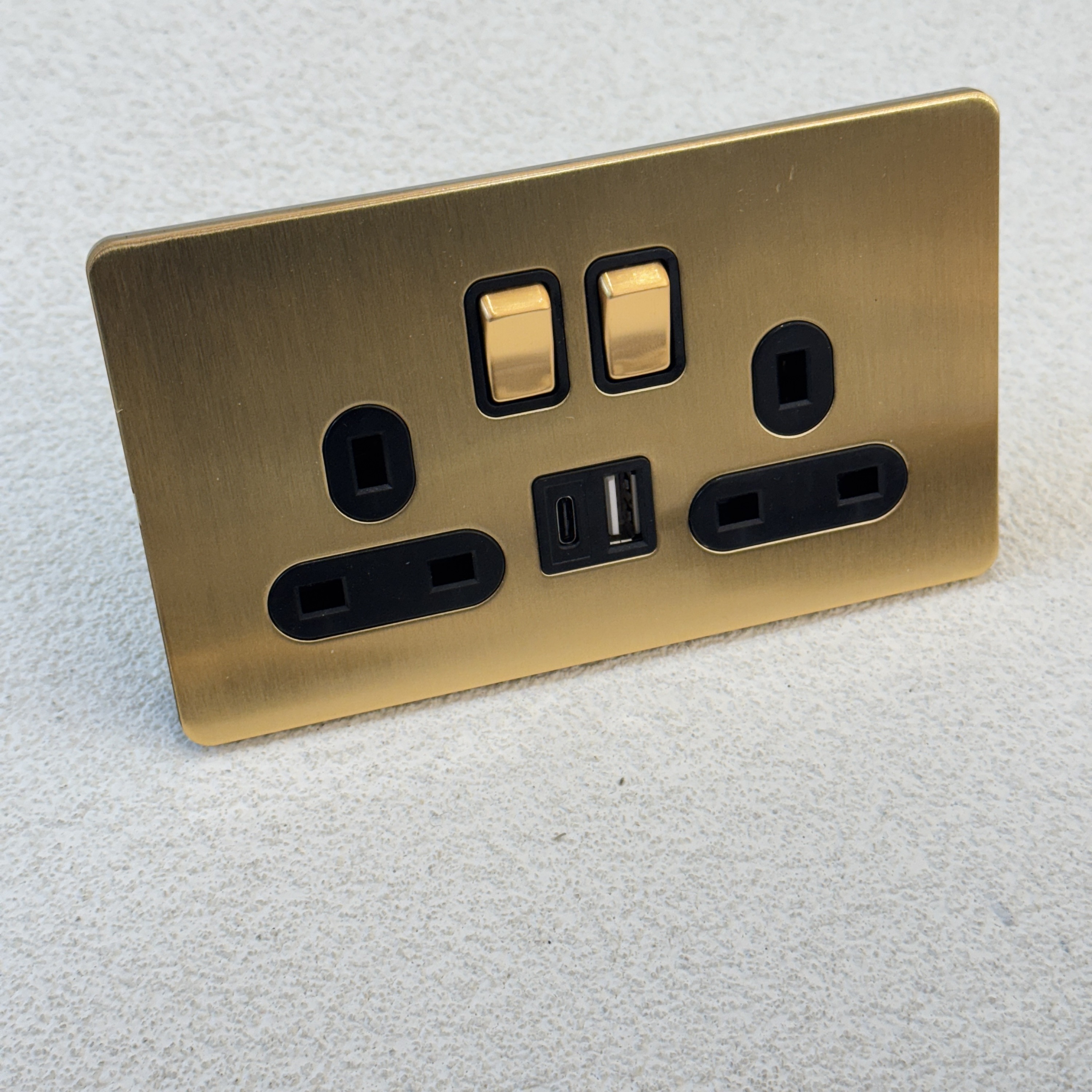 146 double 1 gang 13A socket usb/type-c