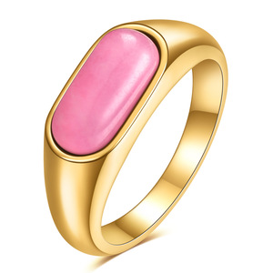 Bague en acier inoxydable 8 mm en or 18 carats avec incrustation de pierre rose sertie clos, bijou unisexe tendance, cadeau - Product Image 1