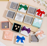 Boîte cadeau de luxe en stock avec nœud, élégante boîte d'emballage en carton pour ranger bagues, boucles d'oreilles et colliers