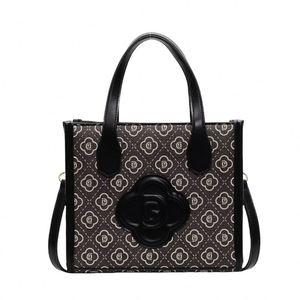 Bolso de Mano Cuadrado con Patrón Geométrico Elegante Modelo 2025 con Cierre de Cremallera Bolso de Mano de Diseño de Lujo Hecho de Poliéster PU - Product Image 1