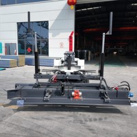 Machine à lisser le béton à quatre roues autopropulsée, niveleuse laser haute précision pour le pavage des terrains de sport