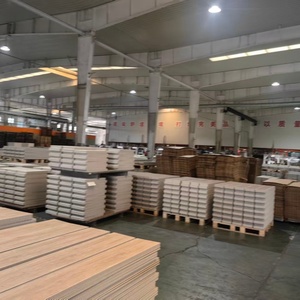 Suelo de Vinilo SPC Rígido de Grado Comercial para Tiendas Minoristas de Alto Tráfico - Product Image 6