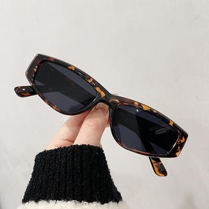 Gafas de Sol Irregulares Qianai para Mujer, Protección UV400, Montura de PC, Tipo 3 Lentes, Estilo Urbano Moderno - Product Image 5