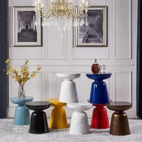 Produit très vendu, table d'appoint noire de style moderne, parfaite pour les maisons contemporaines, salon