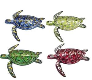 Tortuga Marina Dorada en el Océano, Muebles de Estilo Oceánico para Exhibición o como Imán - Product Image 4