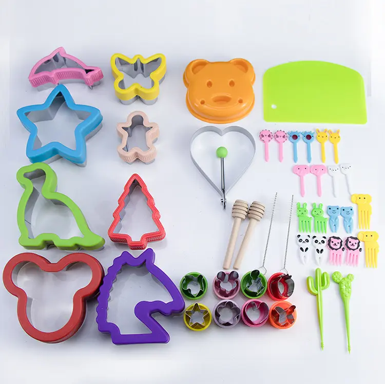 Set di tagliabiscotti, taglierine per frutta per bambini cibo per bambini creatore di stampi per Sandwich per biscotti con forme Set di stampi per pane vegetale