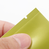 Mini pochette à bec en plastique personnalisée pour le soin de la peau du visage, lotion d'essence, sous-emballage d'échantillons cosmétiques à presser, sachet d'emballage