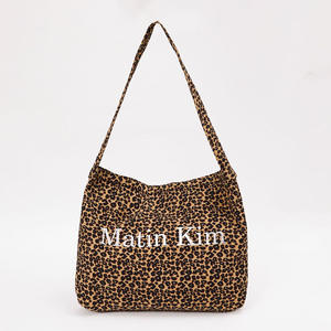 Yizhi <span class=keywords><strong>MK</strong></span> <span class=keywords><strong>กระเป๋า</strong></span>ผ้าใบสะพายไหล่<span class=keywords><strong>ข้าง</strong></span>เดียวความจุขนาดใหญ่พิมพ์ลายเสือดาวเกาหลี<span class=keywords><strong>กระเป๋า</strong></span>ผ้าใบอเนกประสงค์สไตล์เดียวกัน - Product Image 3