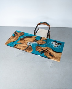 <span class=keywords><strong>Mesa</strong></span> <span class=keywords><strong>de</strong></span> Comedor <span class=keywords><strong>de</strong></span> Madera <span class=keywords><strong>de</strong></span> Olivo/Álamo Europeo y Resina Epoxi Azul - <span class=keywords><strong>Mesa</strong></span> <span class=keywords><strong>de</strong></span> Comedor con Borde Natural, Diseño Único <span class=keywords><strong>de</strong></span> Río Azul - Product Image 5