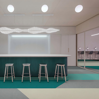 Dalles de moquette modernes 50x50cm en nylon, couleur unie, rembourrées, robustes, modulaires, pour espaces de coworking et salles de réunion (vente en gros)