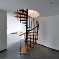 Escalier en colimaçon en acier au carbone à tube rond avec garde-corps en fer VIKO