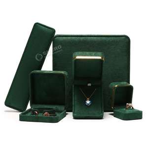 Boîte à bijoux en velours pour bracelets, montres, pendentifs et boucles d'oreilles, personnalisable, haut de gamme, en cuir et velours, fabriquée en Chine, en vente - Product Image 6