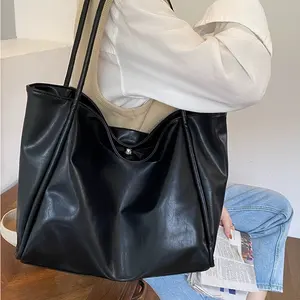 महिलाओं के न्यूनतम टोटे बैग बड़ी क्षमता वाले कंधे की थैली गुणवत्ता वाले ptu चमड़े की यात्रा पाउच वॉलेट सॉफ्ट मैसेंजर बैग
