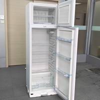 Réfrigérateur à double porte 263L à froid direct, congélateur supérieur et réfrigérateur inférieur, réfrigérateur domestique avec poignée et serrure - En stock