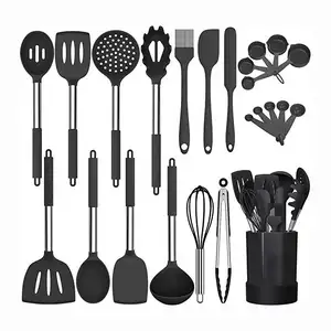 Utensílios de cozinha de silicone personalizados de fábrica 24 unidades acessórios utensílios de cozinha com alça de metal e suporte de armazenamento