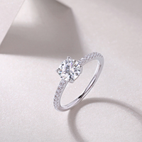 Bague en argent sterling S925 avec moissanite taille brillant rond et pierres latérales en CZ, quatre griffes, 1ct 2ct 3ct pour femme