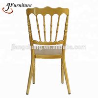 Chaises Napoléon modernes en aluminium doré pour hôtels et événements, avec coussin moelleux, prix d'usine