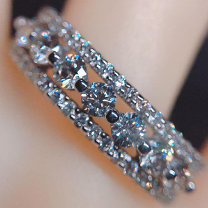 Anello Scintillante a Fila Singola Cava per Donne, Gioiello da Dito Unico e alla Moda - Product Image 4
