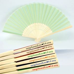 พัดไม้ไผ่พับได้แบบพกพา ลายแกะสลักและเพ้นท์ลายศิลปะพื้นบ้าน ของที่ระลึกงานเทศกาล หรือของขวัญส่งเสริมการขาย - Product Image 5