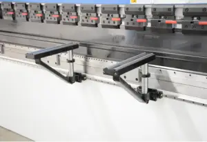 Machine de presse de frein de plaque de fer de haute précision 130T 3200MM 4000MM SS Inde