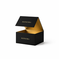 Boîte à fermeture magnétique de couleur personnalisée, papier d'art 157 g/m², revêtement brillant, impression en feuille d'or pour l'emballage de parfums en cadeau
