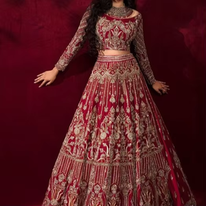 เสื้อเบลาส์ผ้าไหมสีแดงเข้มปักสีทอง atiya libas & lehena choli กับลูกปัดแก้วคริสตัล - Product Image 3