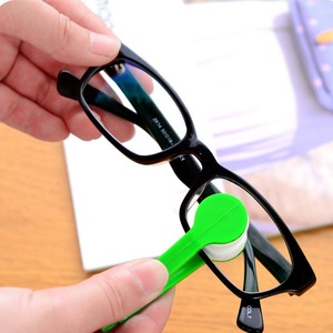 Outil de nettoyage de lunettes avec tampon doux, brosse de nettoyage portable pour l'entretien des lunettes - Product Image 3