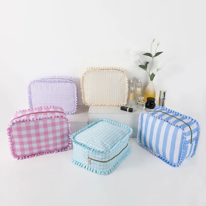 Wholesale Large Capacity Ruffle Stripes Pouch Hanging Toiletry Bag Custom Nylon Cosmetic Bag