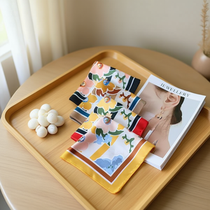 Foulard Quadrato Floreale 70x70cm in Seta Stampata, Accessorio Moda Donna - Product Image 3