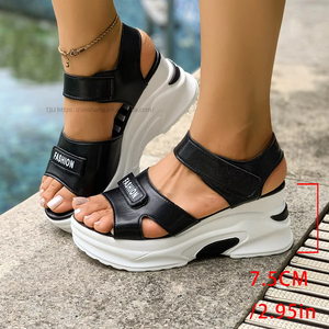 Nouvelles sandales de sport compensées à plateforme épaisse pour femme, motif lettres, vente en gros - Product Image 3