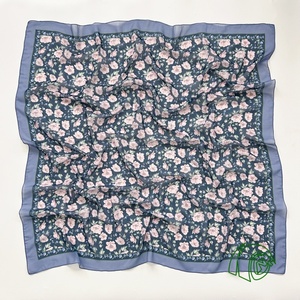 <span class=keywords><strong>Pañuelo</strong></span> Cuadrado Multiusos con Estampado Floral <span class=keywords><strong>de</strong></span> Enredaderas, Borde Ondulado Festoneado, <span class=keywords><strong>Pañuelo</strong></span> para la Cabeza, Decoración para Bolsos, Bandana para Salidas Diarias - Product Image 3