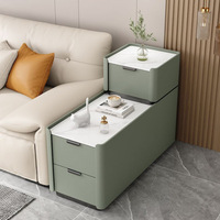 Table d'appoint mobile moderne orange avec plateau en pierre frittée, 3 tiroirs, table de chevet étroite pour salon et petits espaces