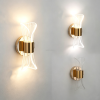 Lampe murale moderne minimaliste en fer avec LED, télécommande, variateur d'intensité, rechargeable, en acrylique, sans câblage, pour une utilisation en chambre à coucher
