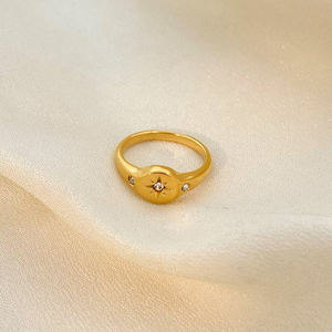 PVD 18K verguld roestvrijstalen ring, niet-verblekende zirkoon ingelegd met drie stenen, groothandel - Product Image 6