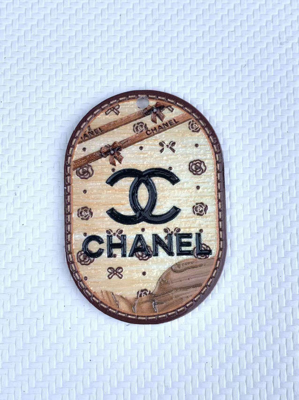 แผ่นวงรีลายไม้