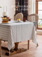 Nappe en lin lavé à fines rayures bleues vintage, couverture de table rustique à franges pour la décoration intérieure