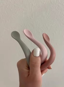 Cuchara de Silicona para Bebés, Segura, Libre de BPA, de Grado Alimenticio, Suave, para Entrenamiento, Linda, con Mango Largo y Flexible - Product Image 4
