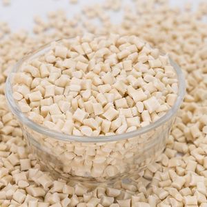 Résine PETG transparente : granulés de matière première, pellets et copeaux PETG pour la fabrication de bouteilles rigides - Product Image 1