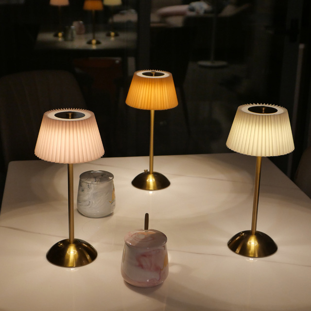 Modern minimalist pleated fabric and metal table lamp, bedroom bedside ambient light, rechargeable touch night light ornament.
