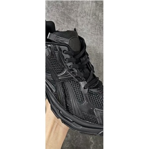 Venta directa de fábrica de zapatillas deportivas negras transpirables de alta calidad 3.0 LED, zapatillas para caminar modernas y lujosas para hombre - Product Image 2