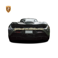 Kit carrosserie complet en fibre de carbone sèche style Vorsteiner pour McLaren 720S, comprenant : lèvre avant, ailes, jupes latérales, aileron arrière et diffuseur arrière.