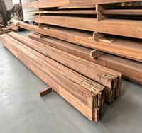 Poutre en bois lamellé-collé de teck sud-américain, étanche, séchée au four (KD)
