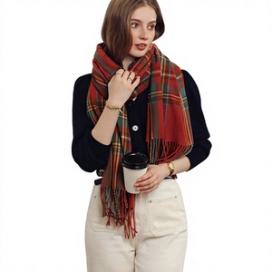 Écharpe en cachemire imitation à carreaux, châle chaud et épais en tricot pour femme avec pompons, idéal pour les fêtes d'hiver en extérieur - Product Image 2