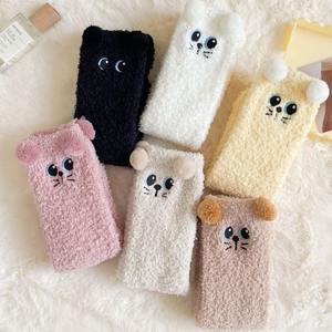 Chaussettes en velours corail pour femmes, motif de <span class=keywords><strong>chat</strong></span> aux grands yeux, broderie en trois dimensions, design automne-hiver, demi-velours rembourré, chaudes - Product Image 1