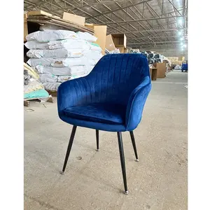 Bazhou fábrica barato confortável tecido estofado azul escuro poltrona macia design veludo cadeira de jantar com pernas de metal